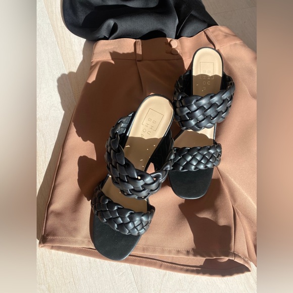 Women’s black block heel - Picture 2 of 4